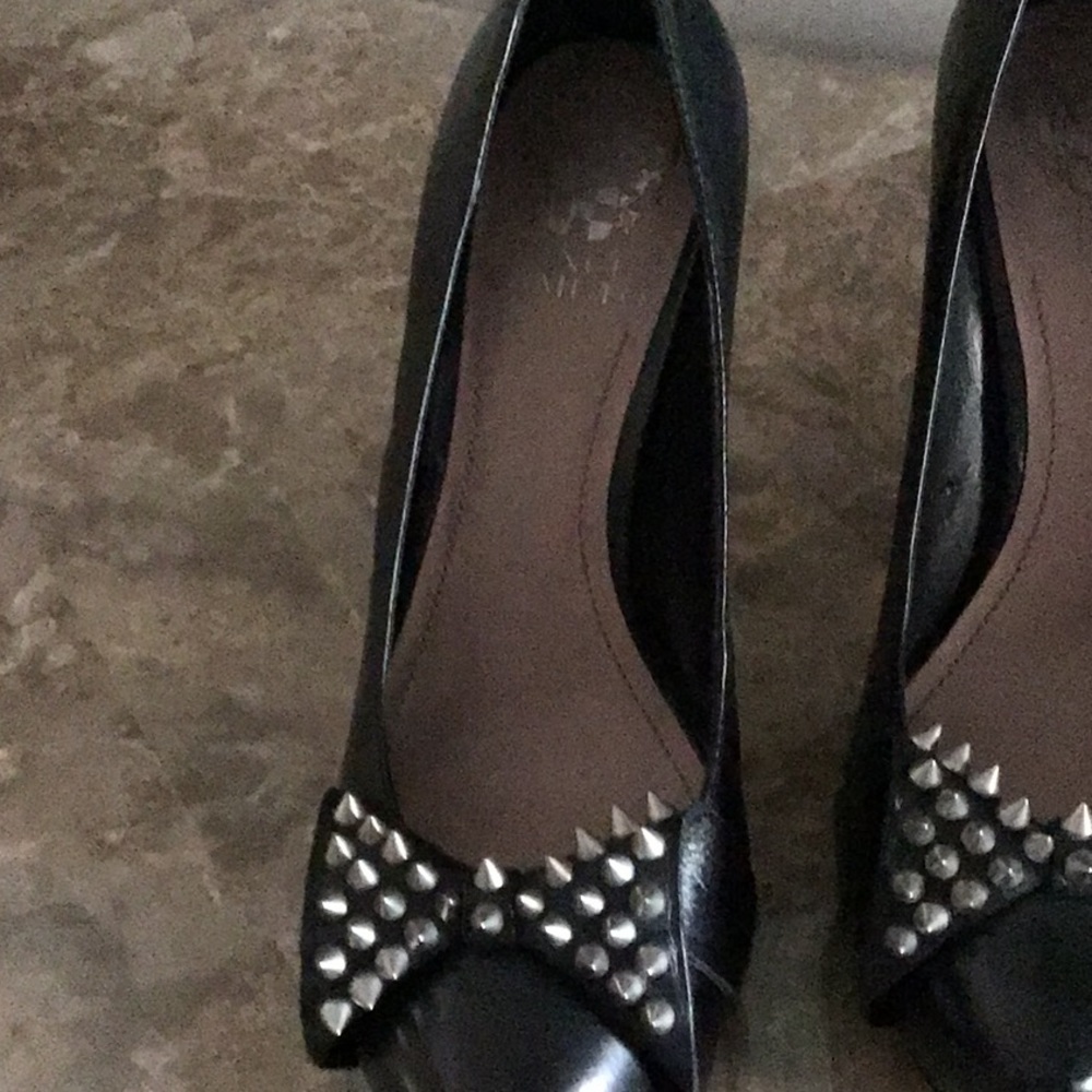 Heels - Picture 4 of 5